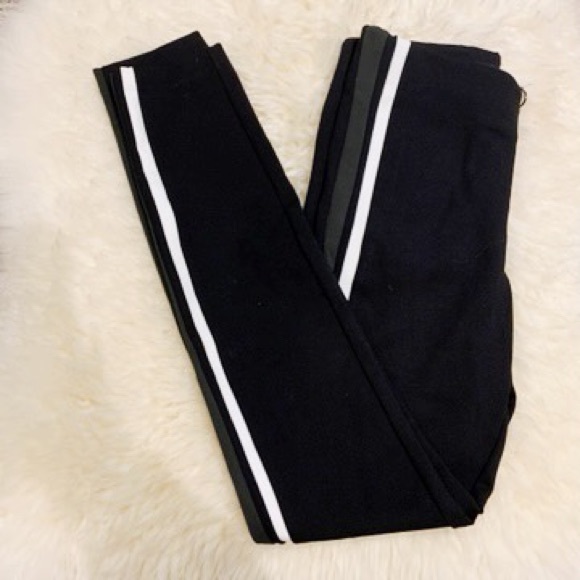 Zara Black Leggings with White Stripes - Picture 5 of 5